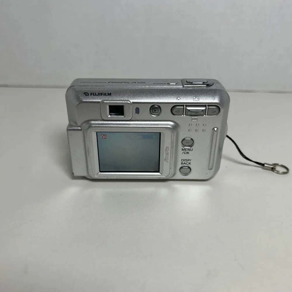 Fujifilm‎ FinePix A500 Digital Camera 5.1MP Tested Working w/ Case Read Desc